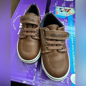 Kids 8 Nautica Shoes must go